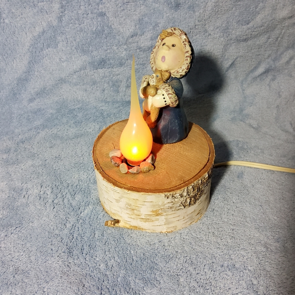 Vintage Girl & Campfire Flickering Light Christmas Decor Nightlight On Ash Wood
